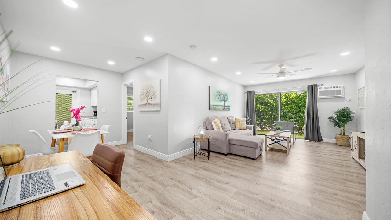 Photo of Livingroom in East Fort Lauderdale
