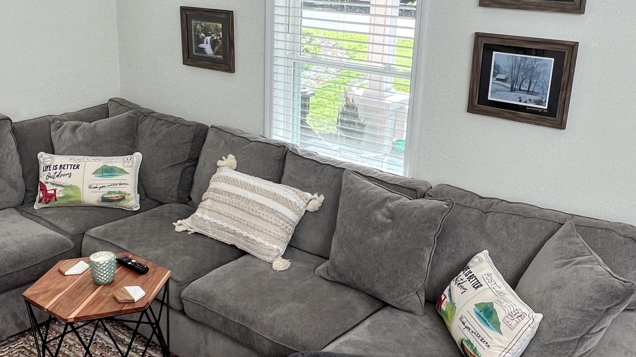 Photo of Livingroom in Roan Mountain