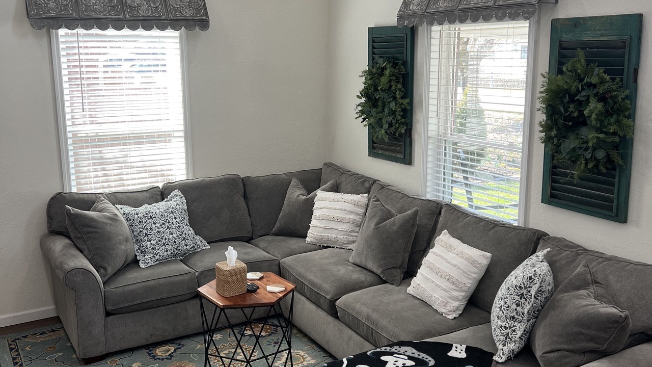 Photo of Livingroom in Roan Mountain