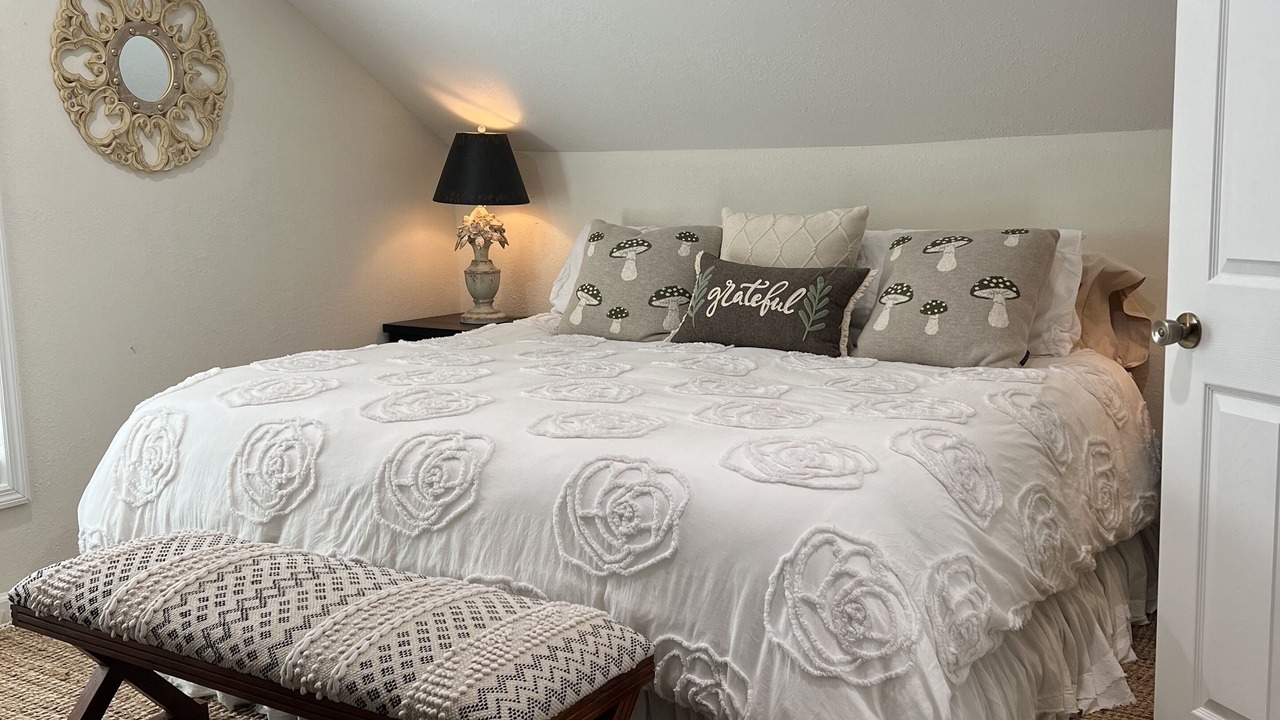 Photo of Bedroom in Roan Mountain