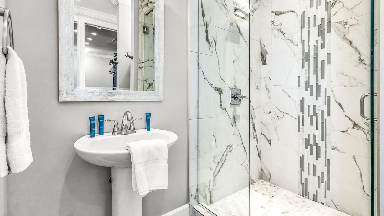 Photo of Bathroom in Baytowne Wharf