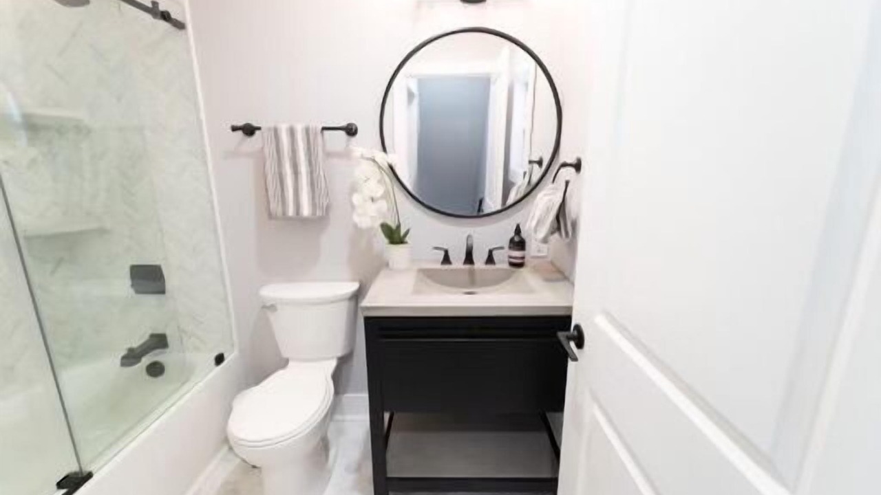 Photo of Bathroom in South Side Slopes