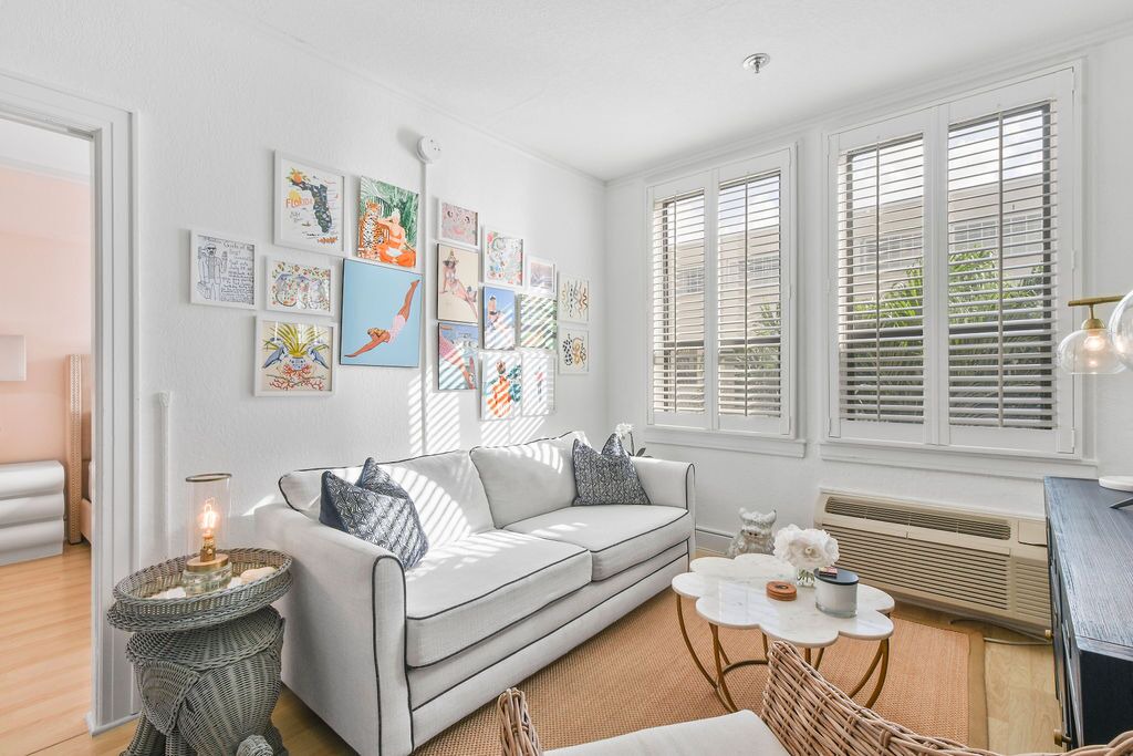 Photo of Livingroom in Palm Beach