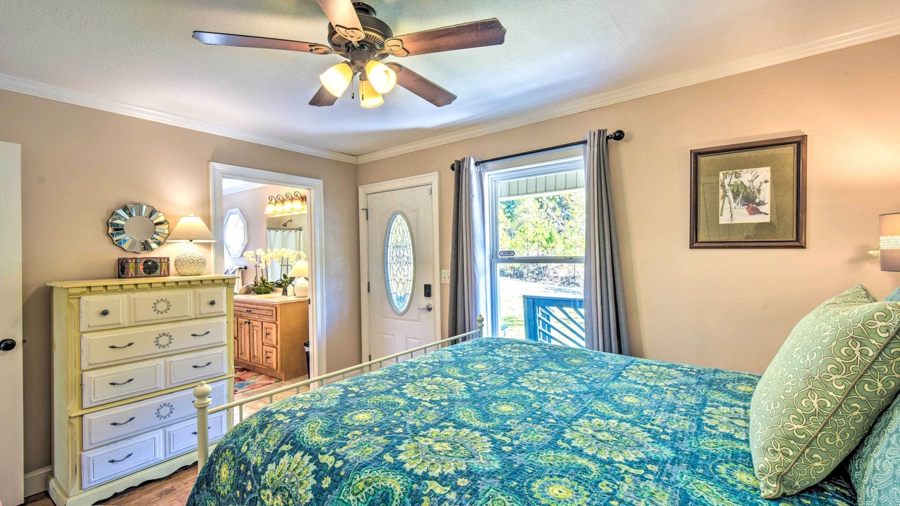 Photo of Bedroom in Toccoa
