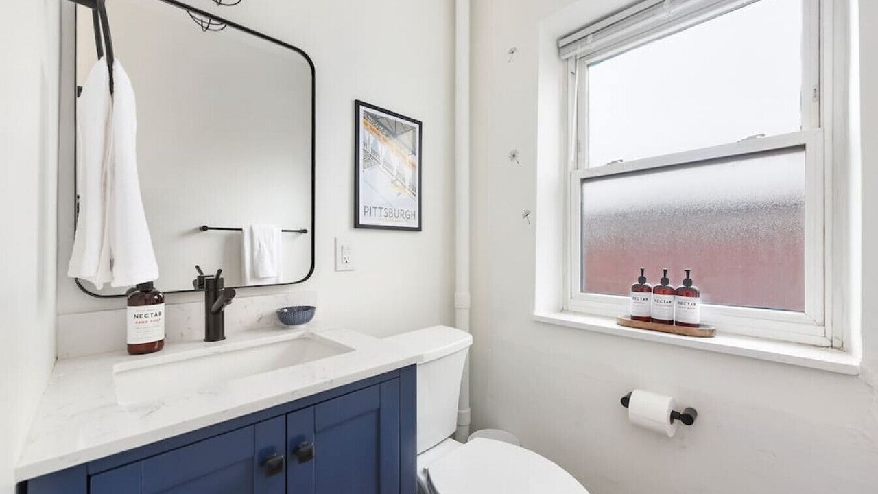 Photo of Bathroom in Lower Lawrenceville