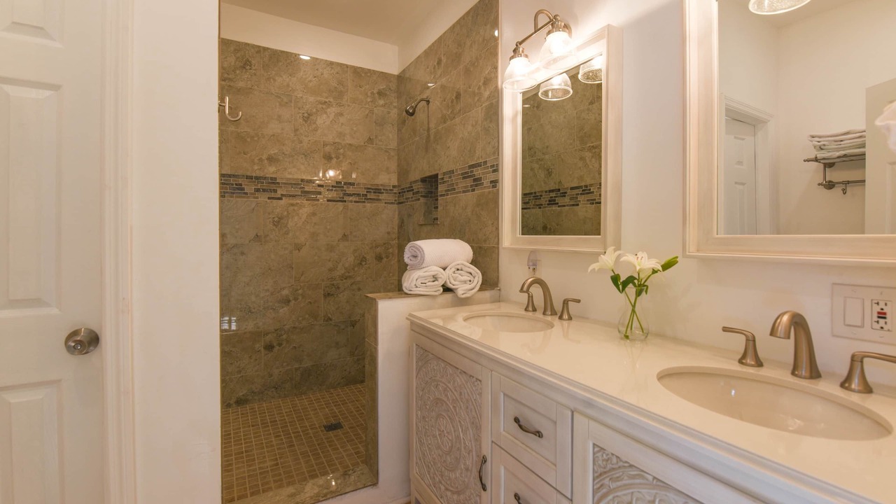 Photo of Bathroom in Sugarloaf Key