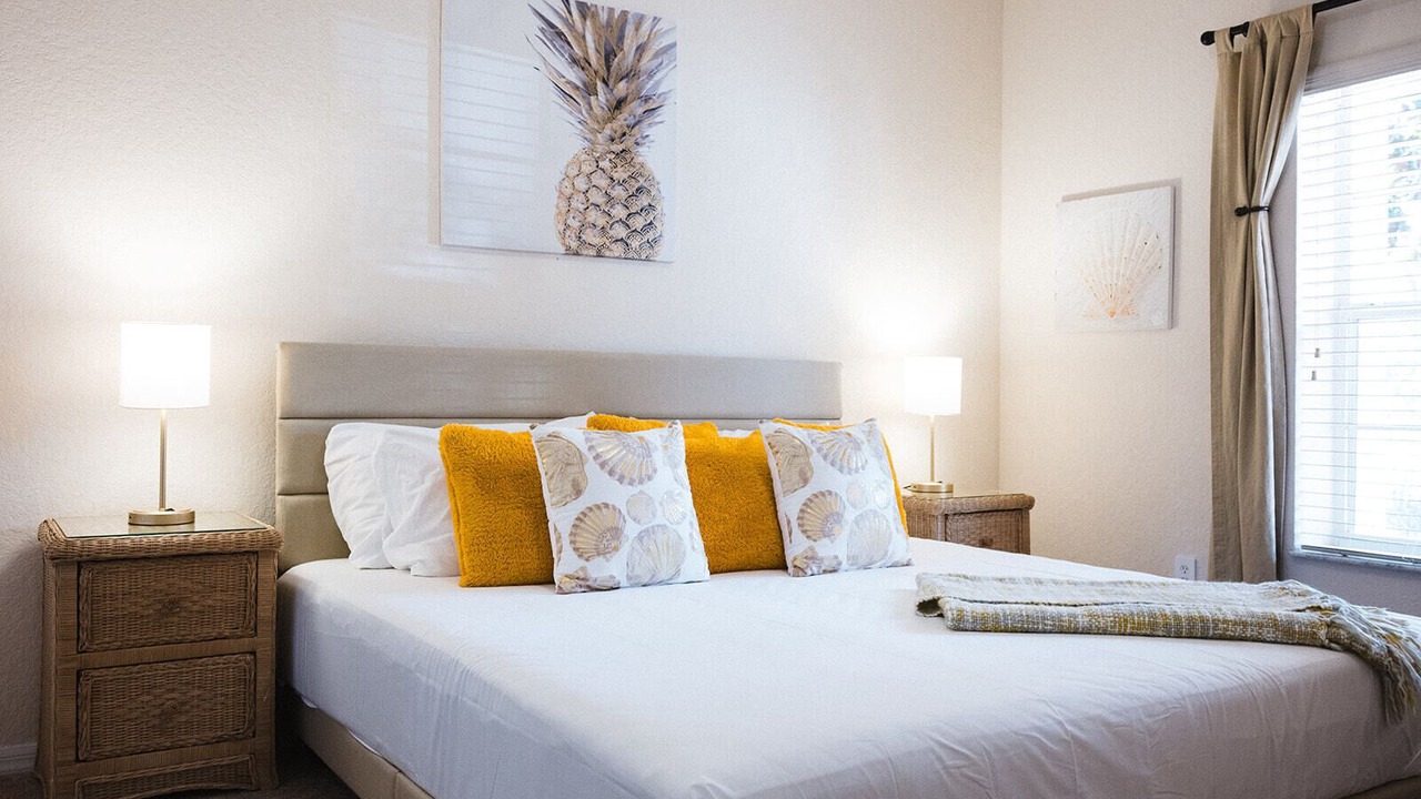 Photo of Bedroom in Bahama Bay