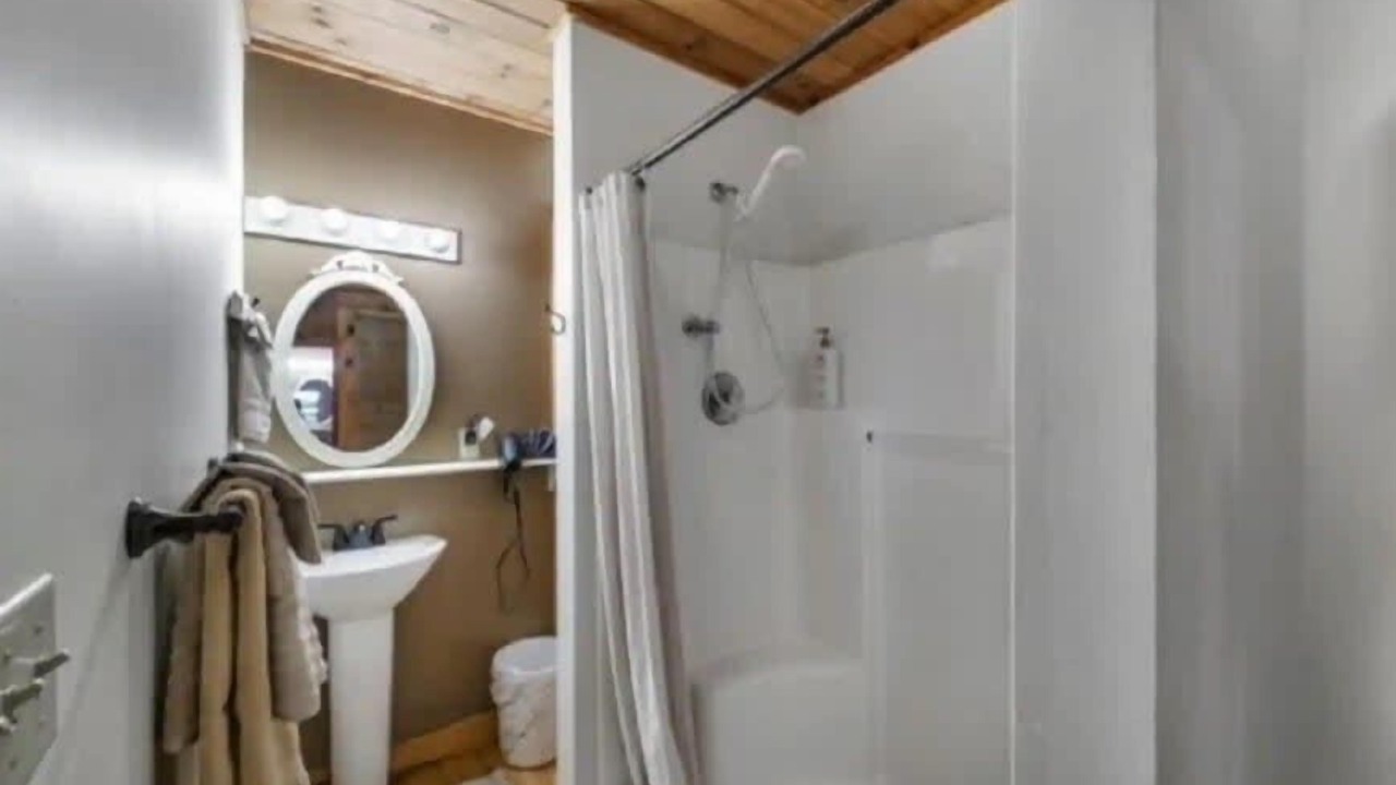 Photo of Bathroom in Crossville
