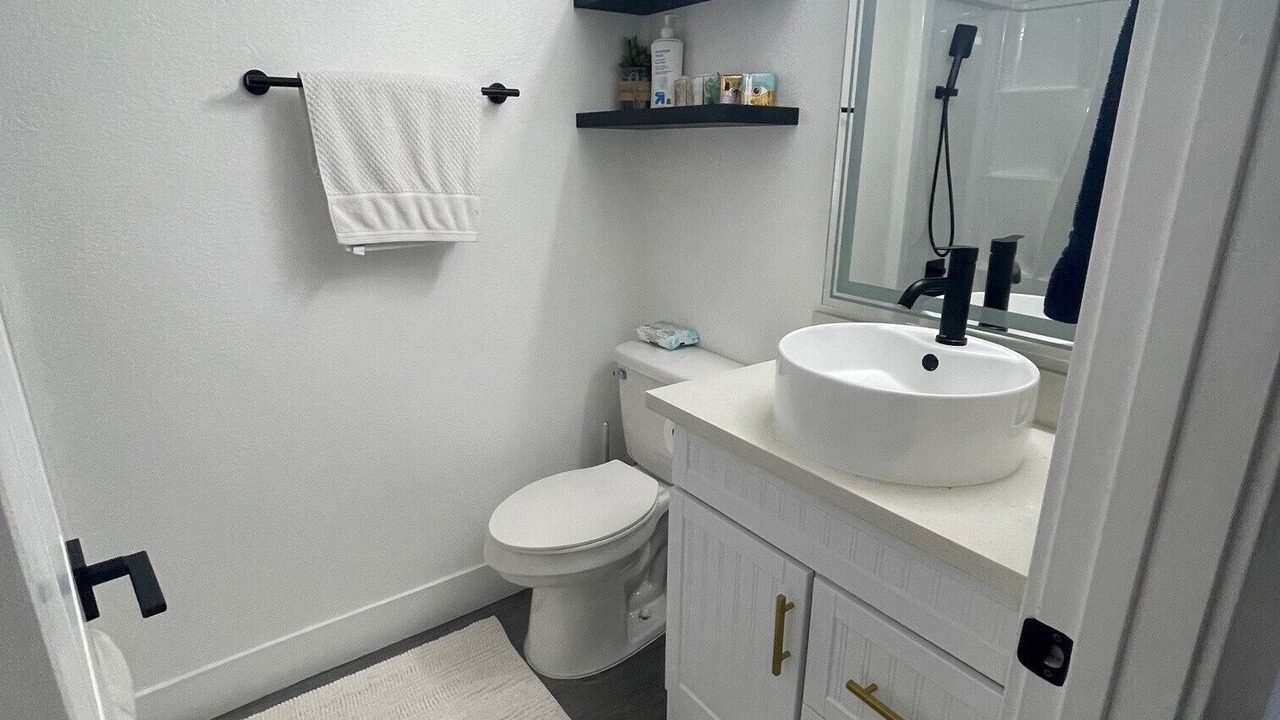 Photo of Bathroom in Quail Estates West