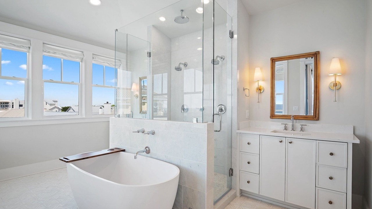 Photo of Bathroom in Seawalk Circle