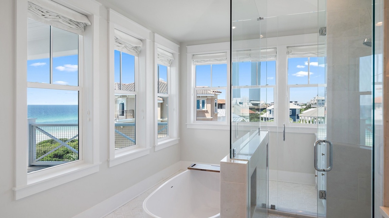 Photo of Bathroom in Seawalk Circle
