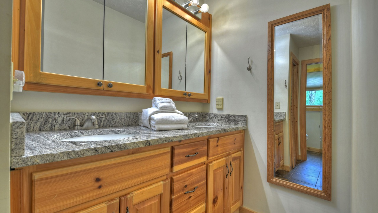 Photo of Bathroom in Chatsworth