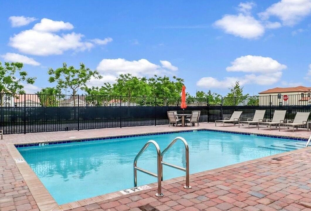 Photo of Outdoor in Pelican