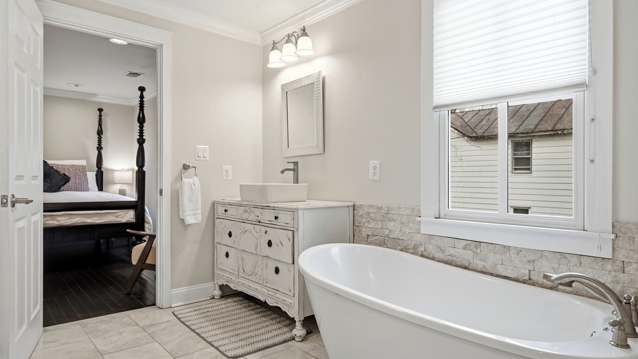 Photo of Bathroom in Leesburg's Old and Historic District