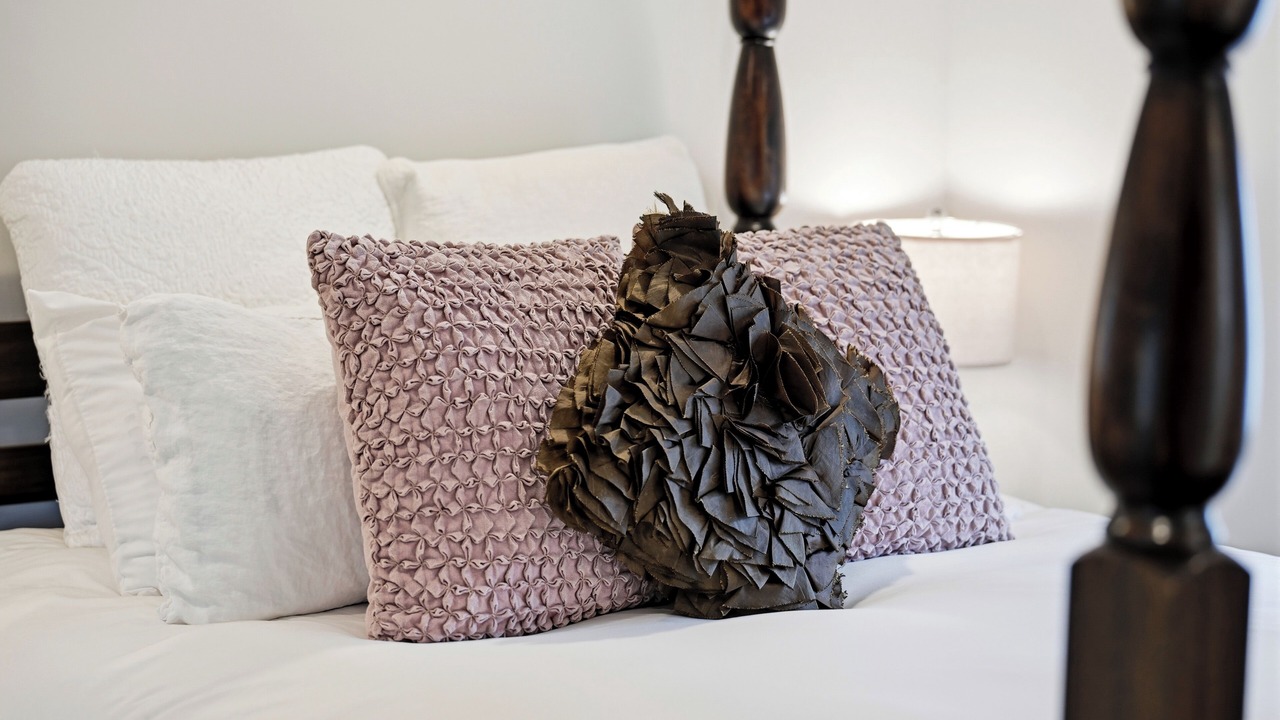 Photo of Bedroom in Leesburg's Old and Historic District
