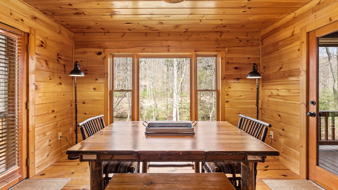 Photo of Bedroom in Cherry Log