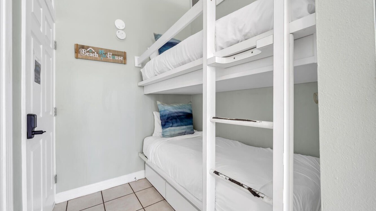 Photo of Bedroom in Crystal Beach