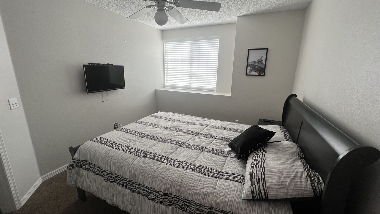 Photo of Bedroom in Lindfields
