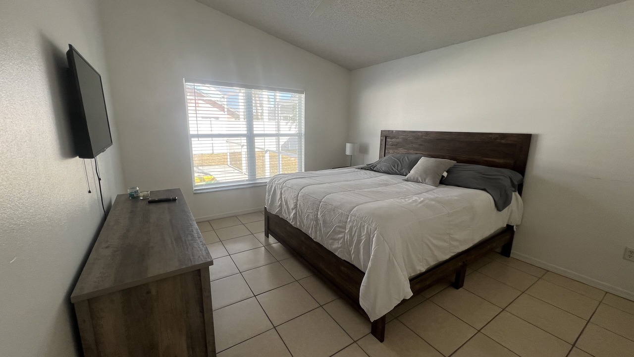 Photo of Bedroom in Lindfields