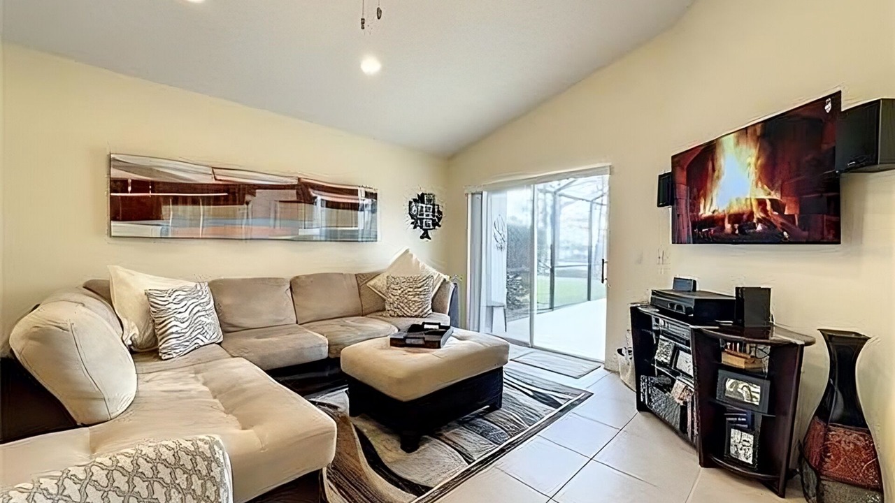 Photo of Livingroom in Haines City