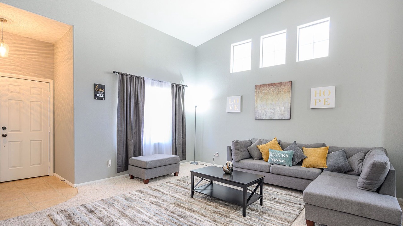 Photo of Livingroom in Paradise Hills