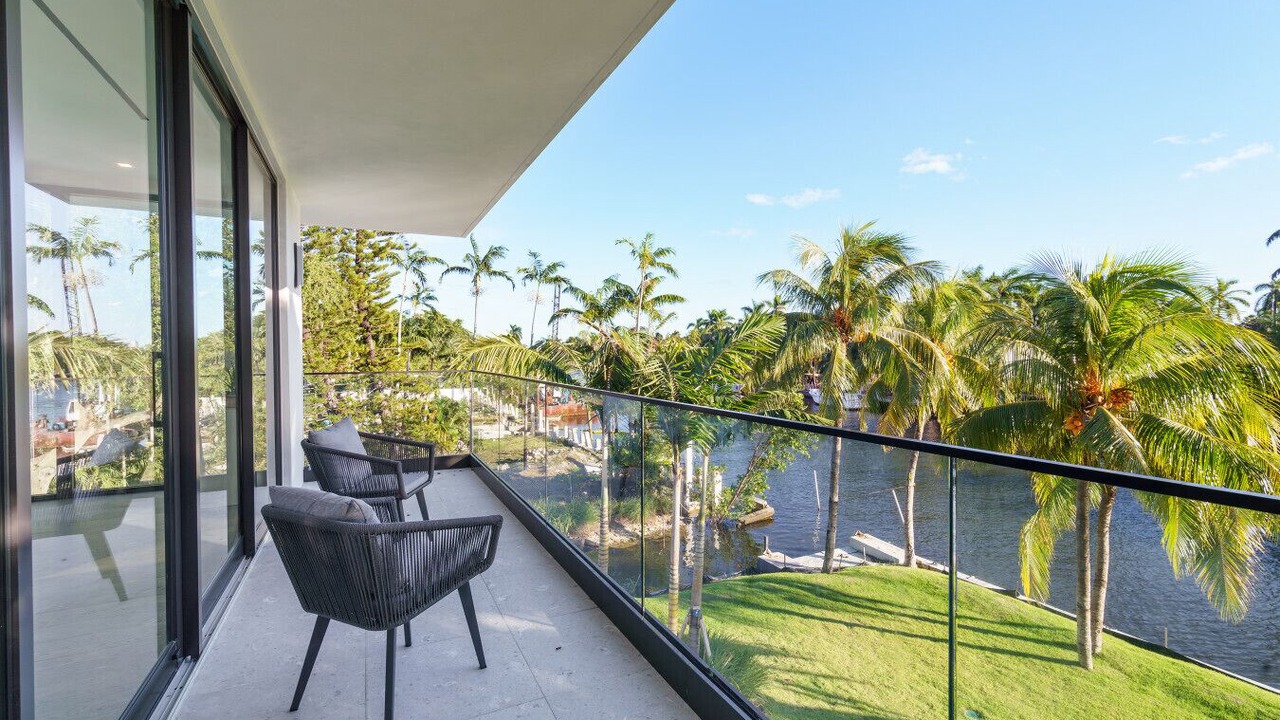 Photo of Patio Balcony in Bayside Historic District