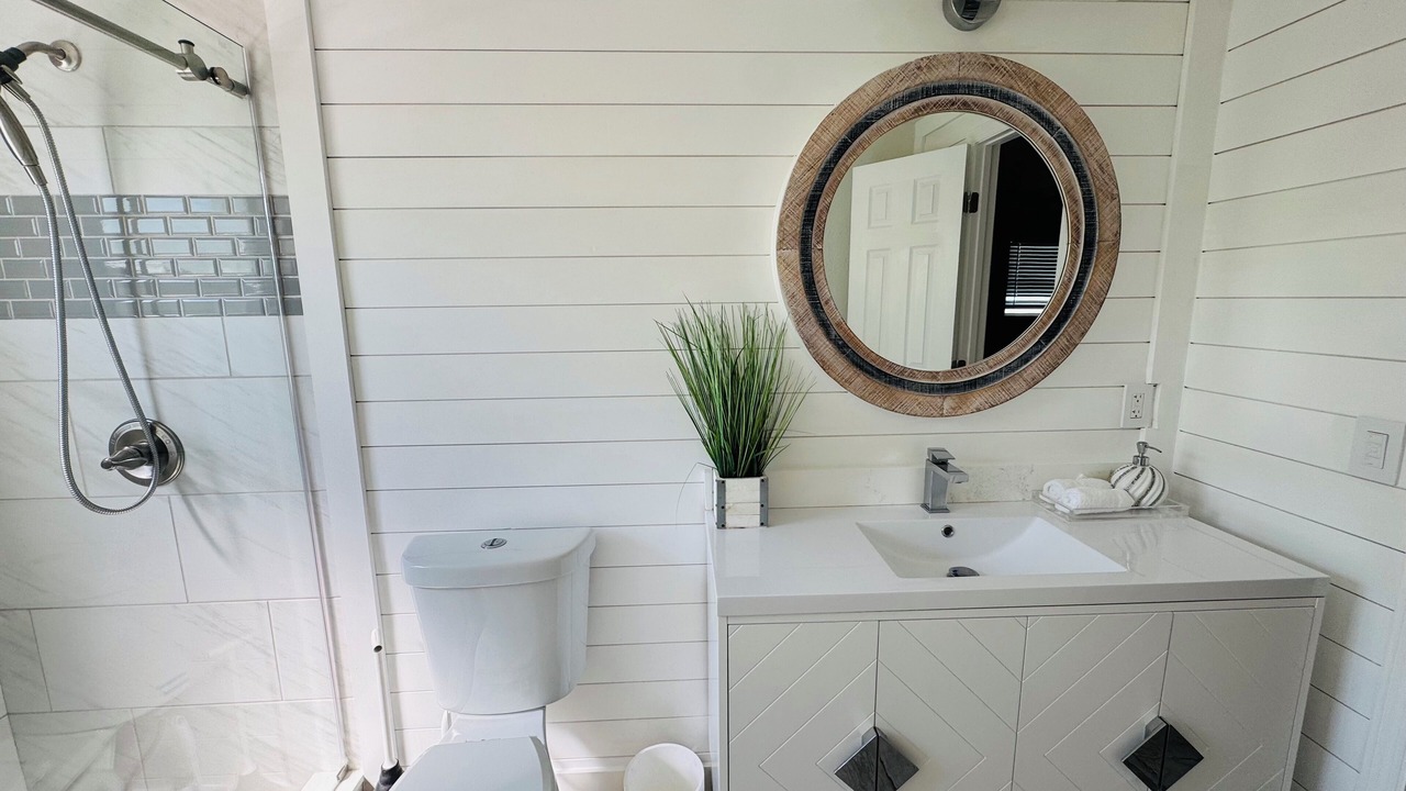Photo of Bathroom in South Gate Ridge