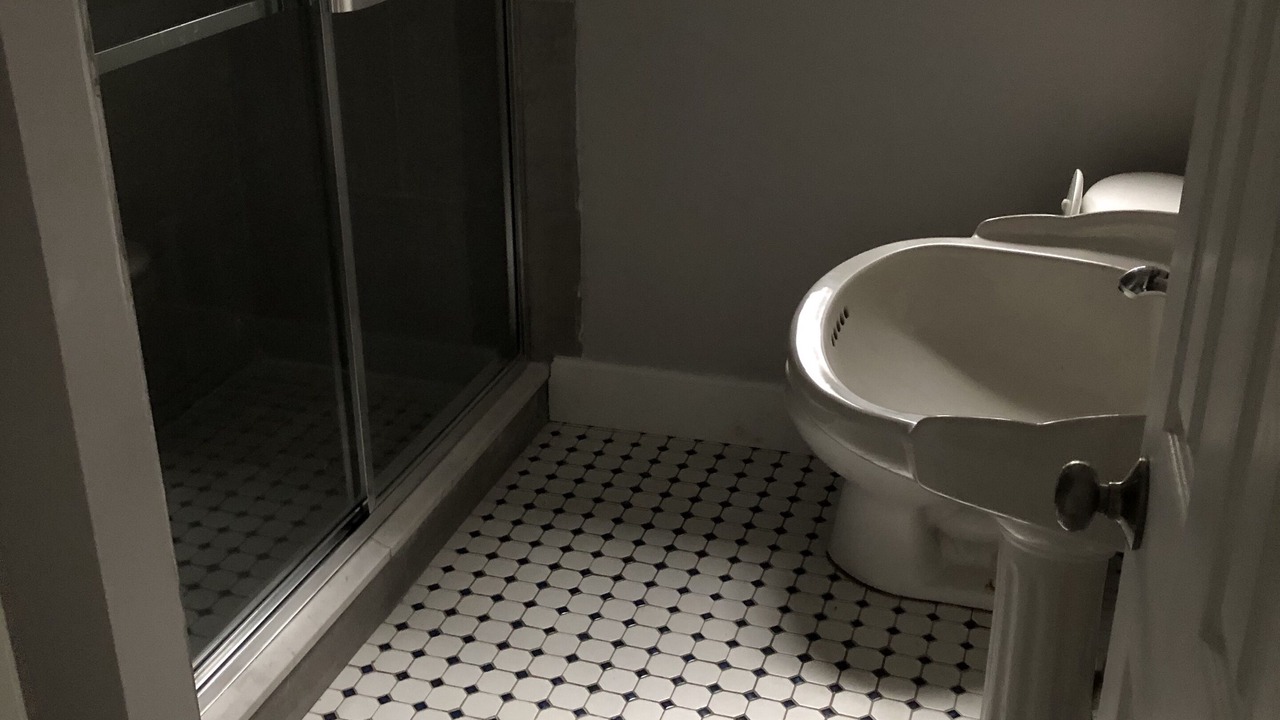 Photo of Bathroom in Willoughby Spit