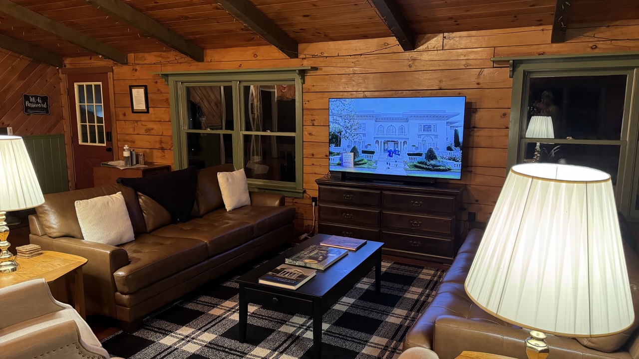 Photo of Livingroom in Round Hill