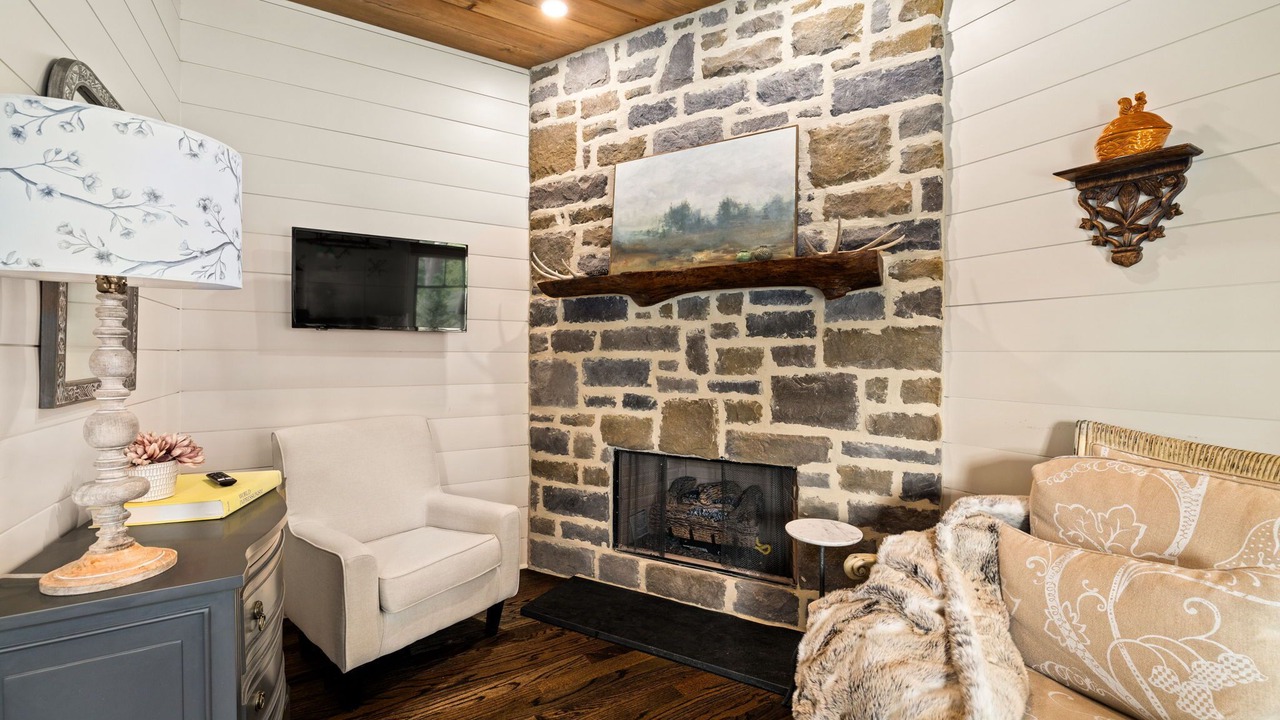 Photo of Livingroom in Ellijay