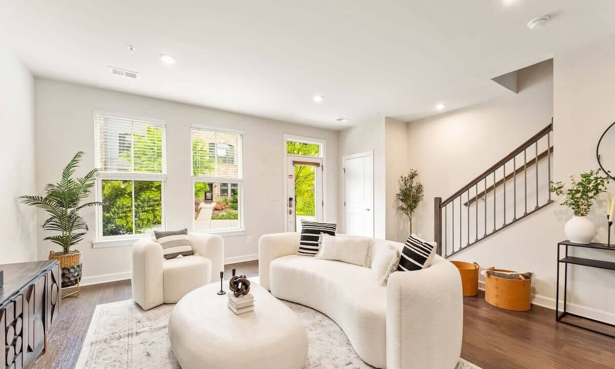 Photo of Livingroom in Ashburn
