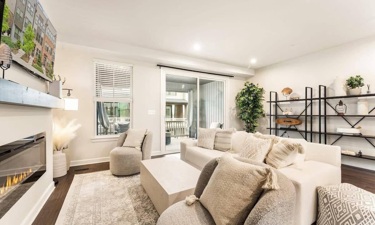 Photo of Livingroom in Ashburn