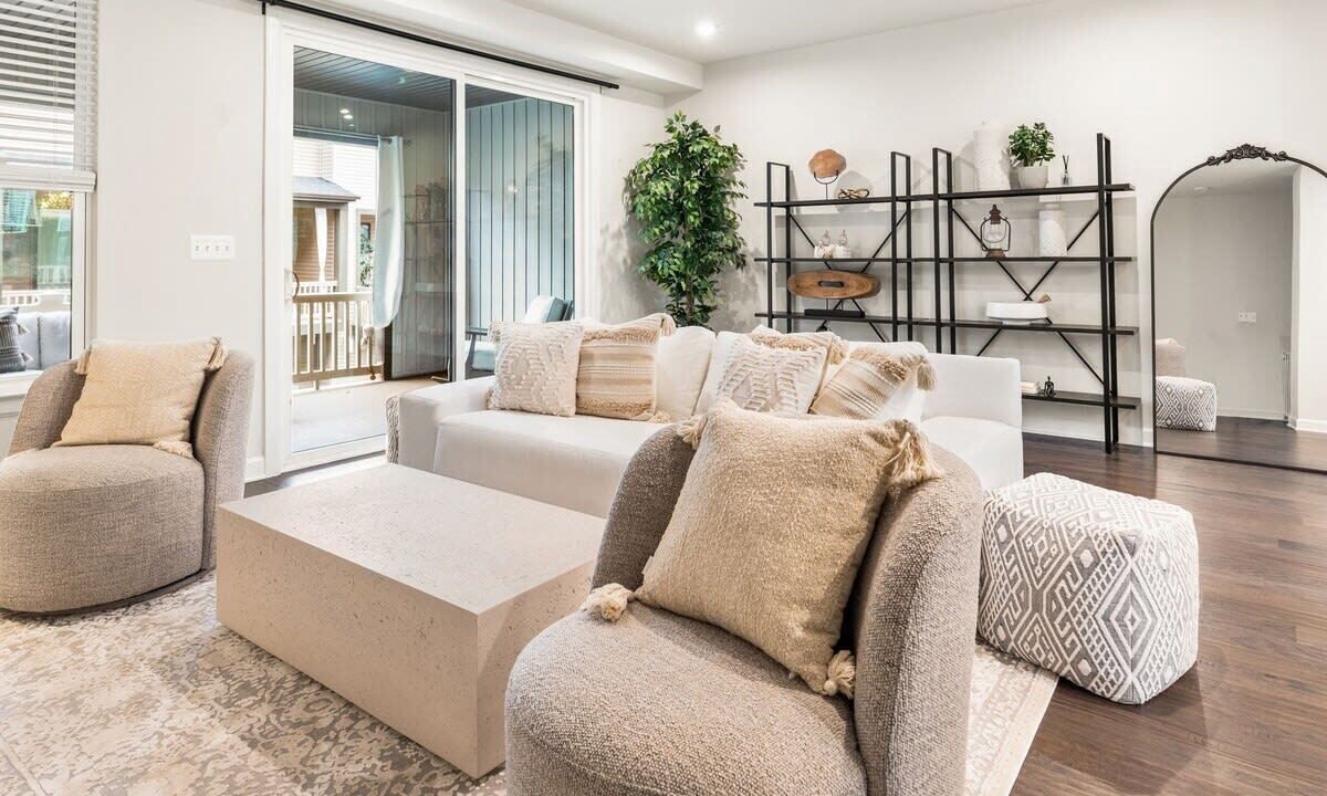 Photo of Livingroom in Ashburn