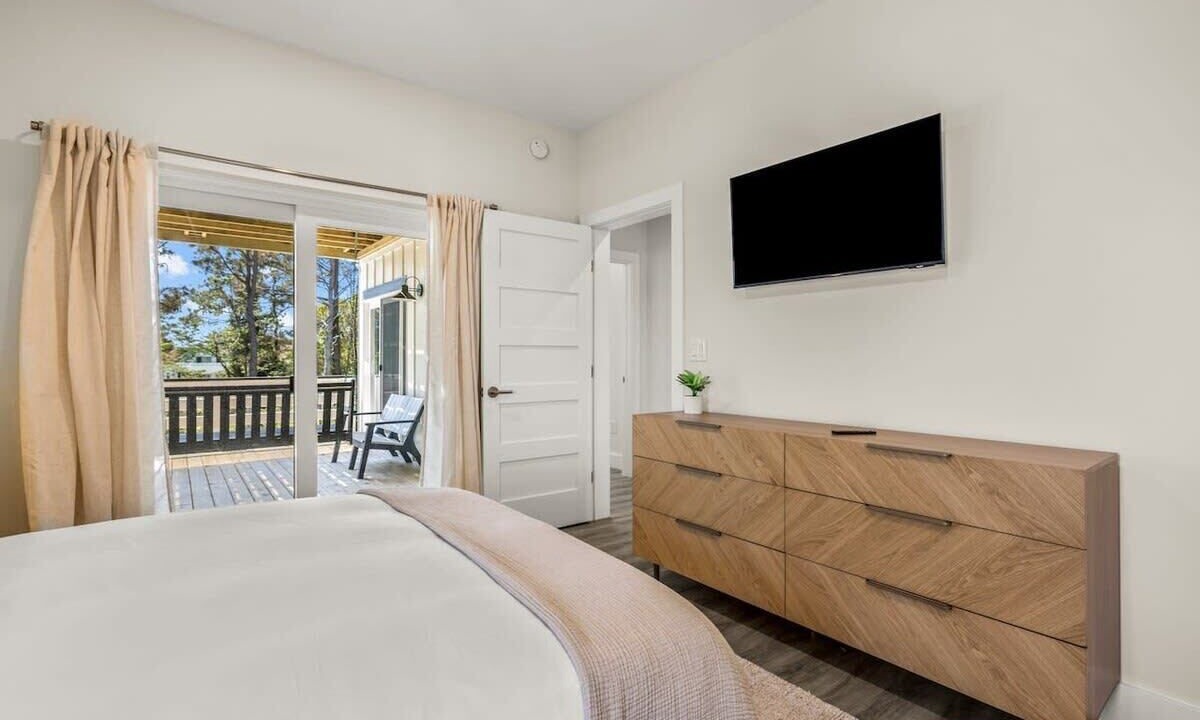 Photo of Bedroom in Whalehead Beach