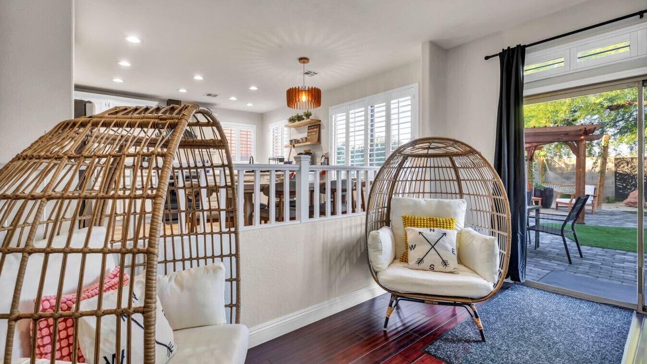Photo of Livingroom in Highland Hills