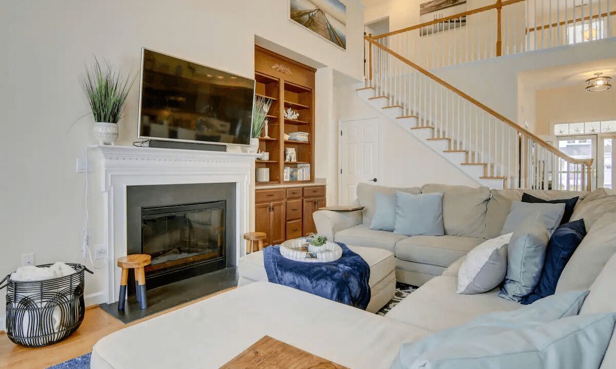 Photo of Livingroom in Swann Cove