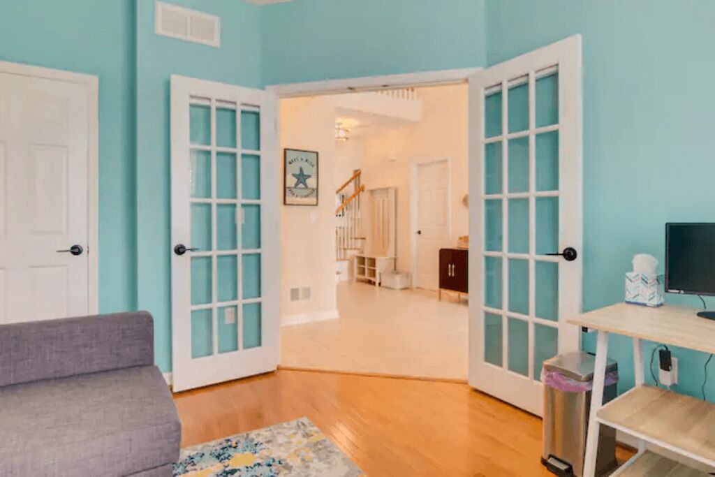 Photo of Livingroom in Swann Cove