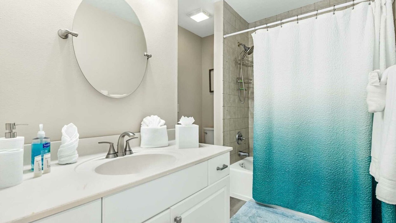 Photo of Bathroom in Mariner