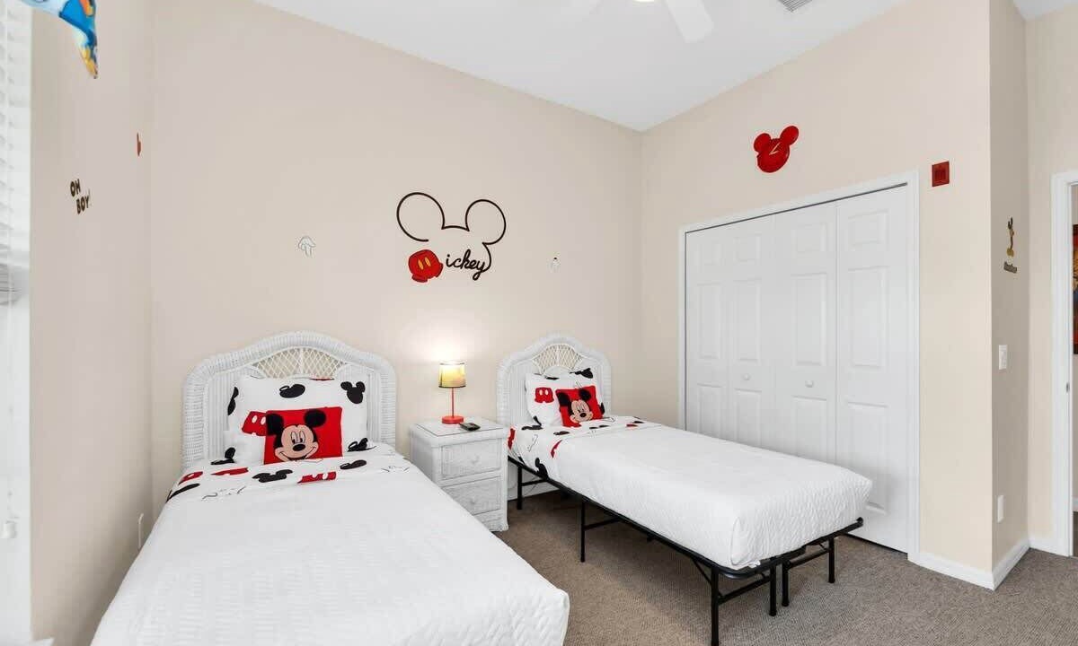 Photo of Bedroom in Bahama Bay