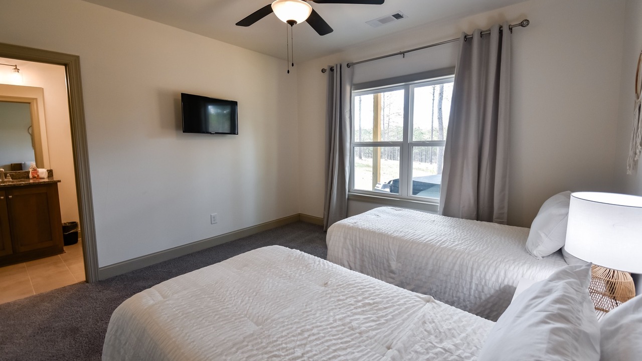Photo of Bedroom in Ellijay
