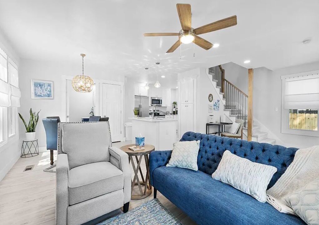 Photo of Livingroom in Northeast Virginia Beach