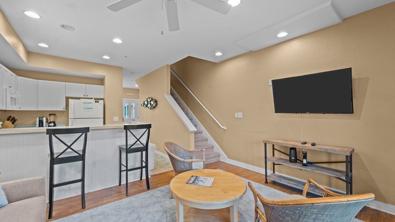 Photo of Livingroom in Bermuda Bay