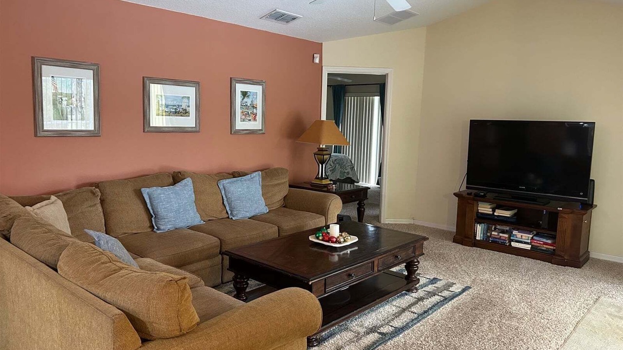 Photo of Livingroom in Tuscan Ridge