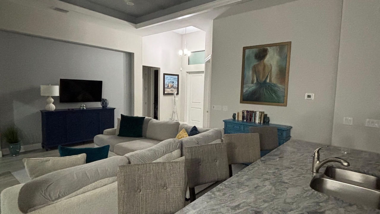 Photo of Livingroom in Diplomat