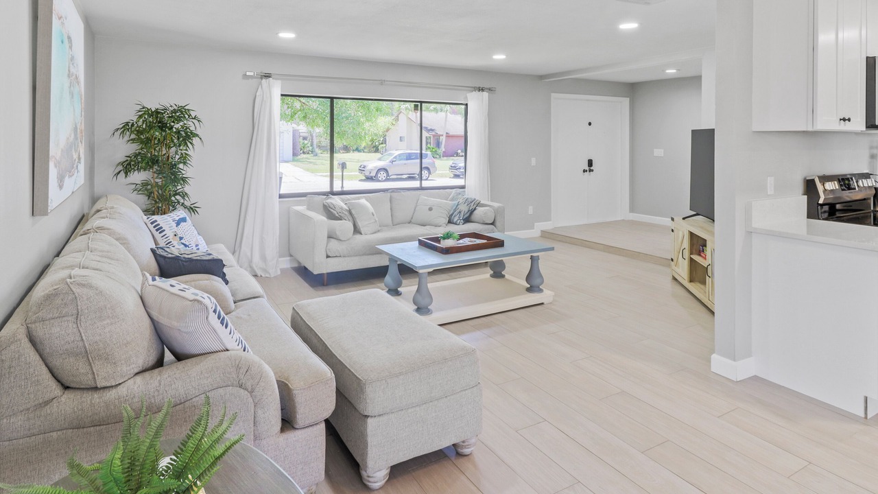 Photo of Livingroom in Lake Sarasota