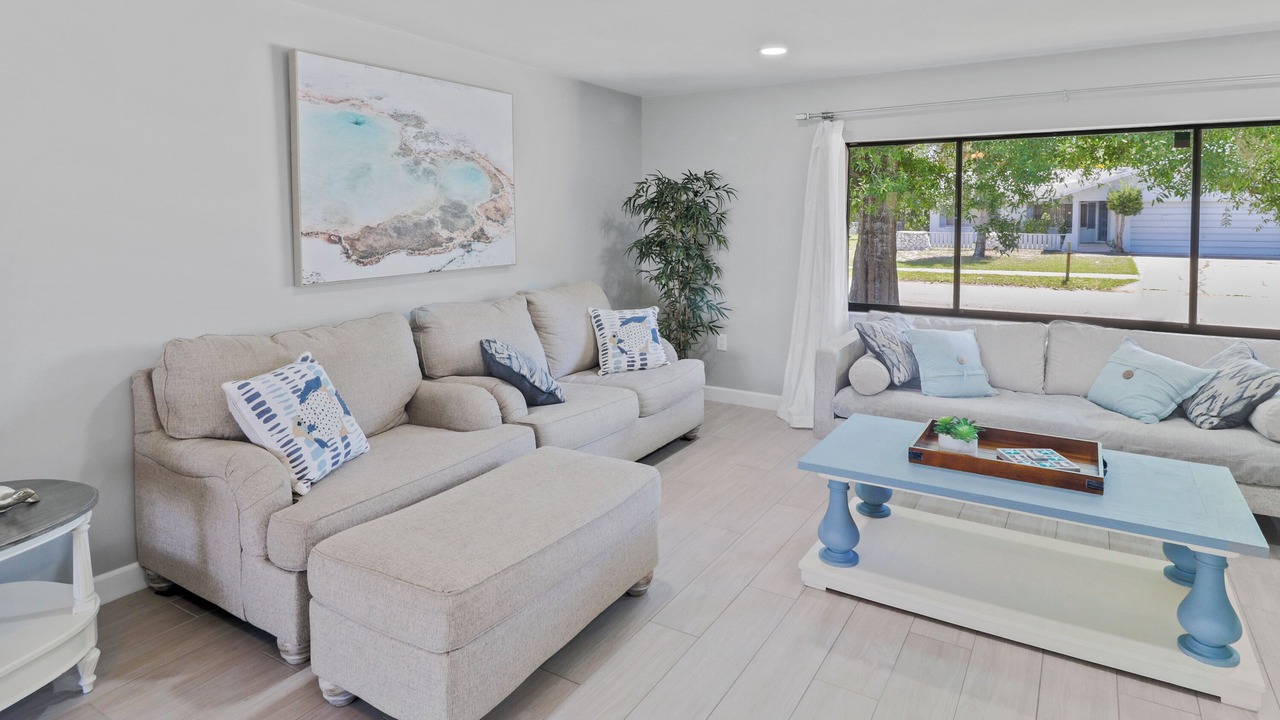Photo of Livingroom in Lake Sarasota