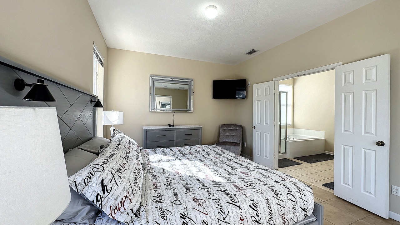 Photo of Bedroom in Windsor Palms