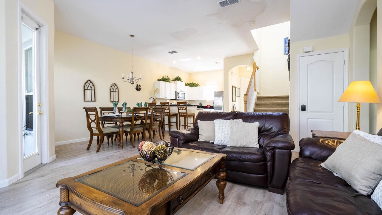 Photo of Livingroom in Tuscan Hills
