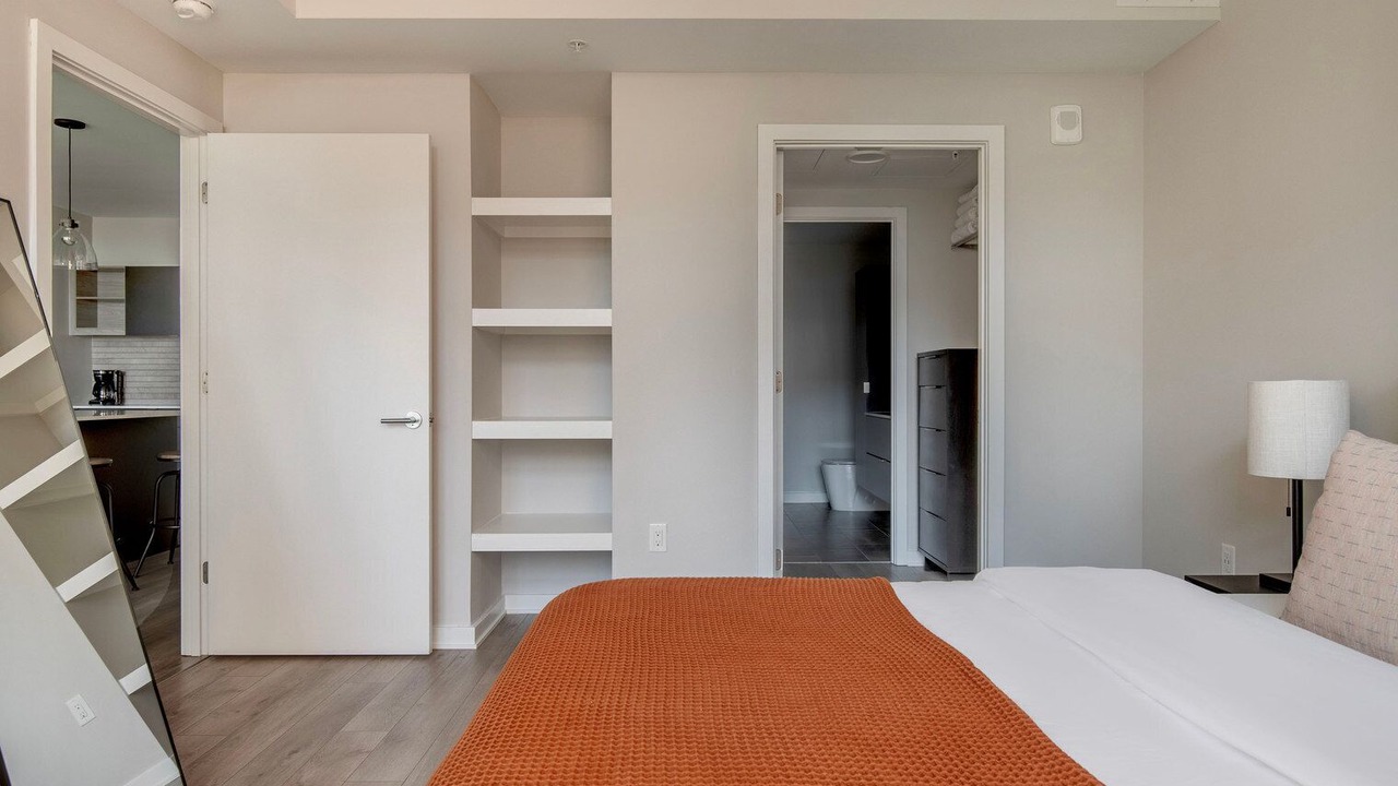 Photo of Bedroom in Crystal City