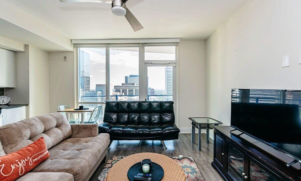 Photo of Livingroom in Charlotte Center City